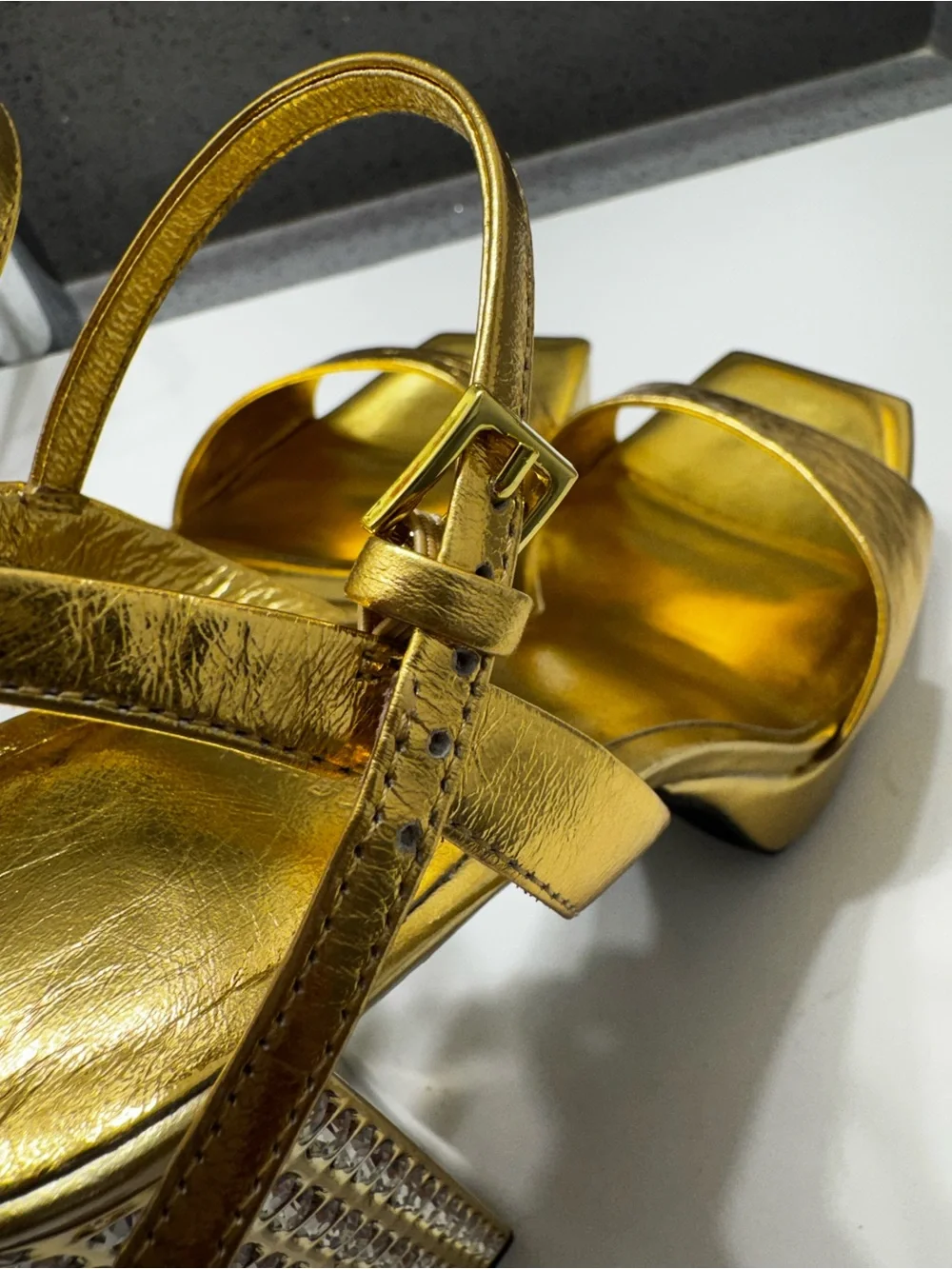 Jeffrey Campbell Dias Sandal Gold Metallic Crystal Detail Platform Sz 10